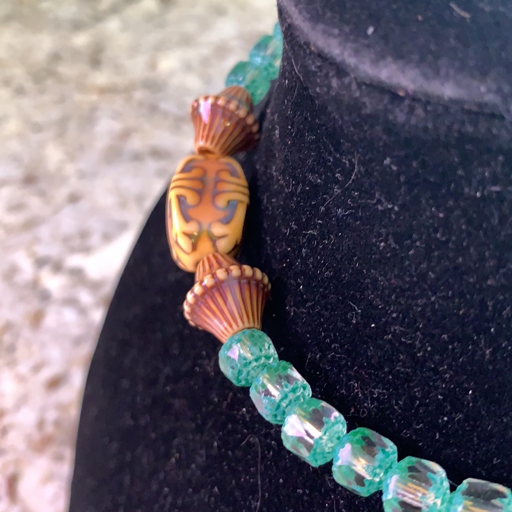 Color Changing Necklace - Picture 3 of 4